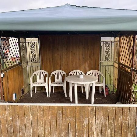 Bungalow Im Gruenen Werneuchen Εξωτερικό φωτογραφία