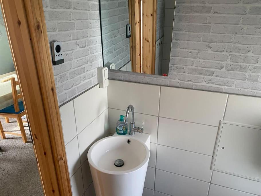 Bungalow Im Gruenen Werneuchen Εξωτερικό φωτογραφία